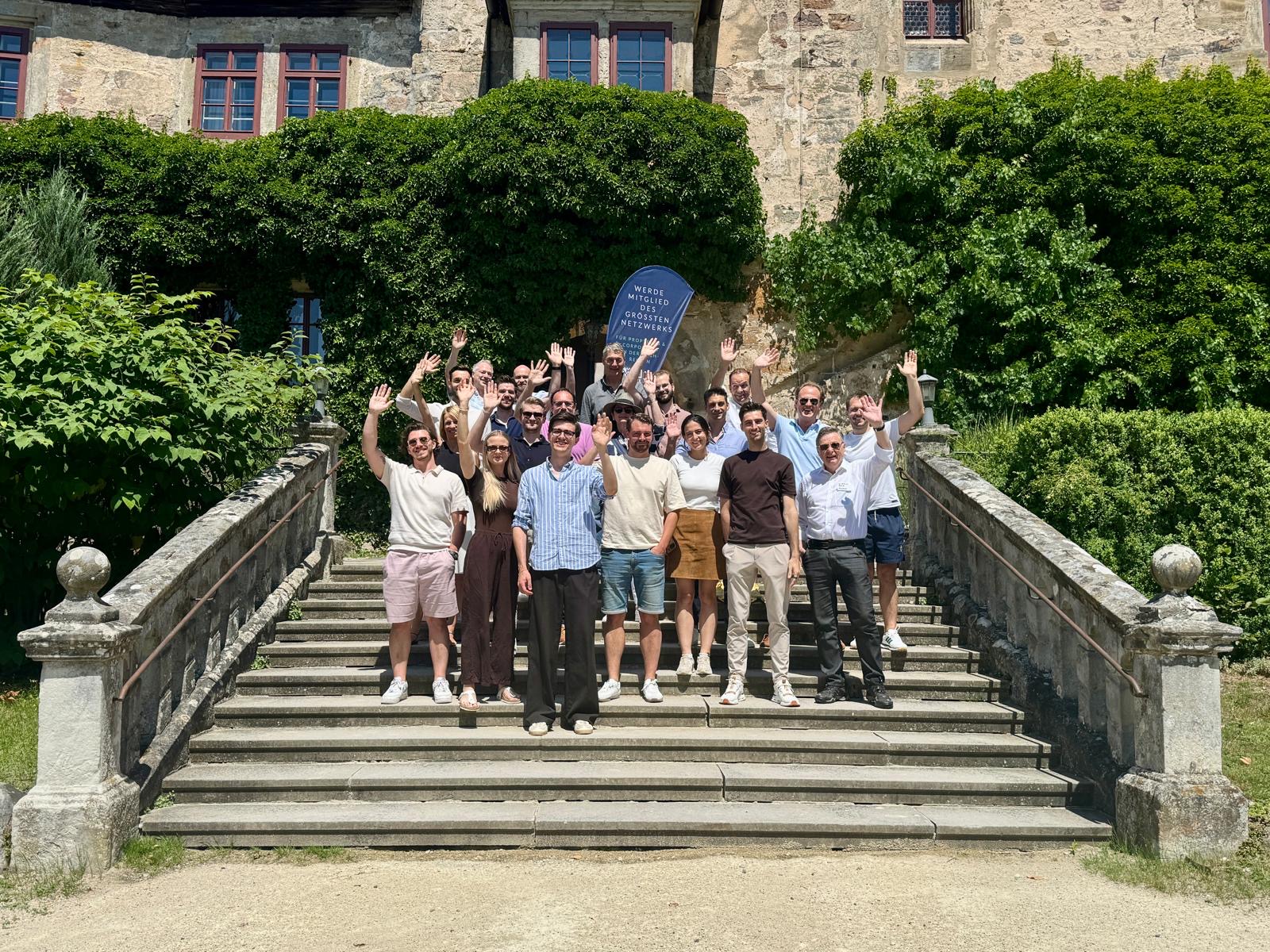 Zwei Tage voller Austausch, neuer Impulse und vertrauter Gesichter – auf Schloss in Coburg. Mit Ideen im Kopf und Sonne im Gesicht ging es wieder nach vorn.